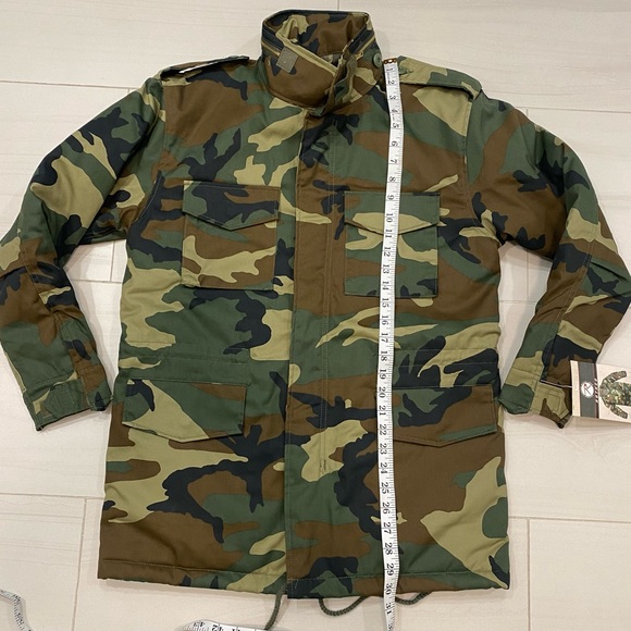 Rothco Camo M-65 Field Jacket (Woodland Camo). - Picture 7 of 7